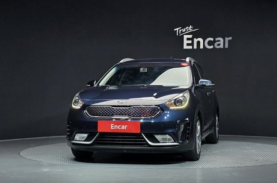 Kia Niro Prestige — пробег 98 883 км — фото 1 из 5