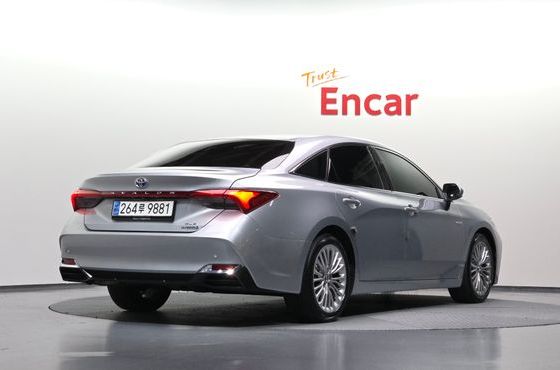 Toyota Avalon 2.5 Hybrid — пробег 125 105 км — фото 2 из 5