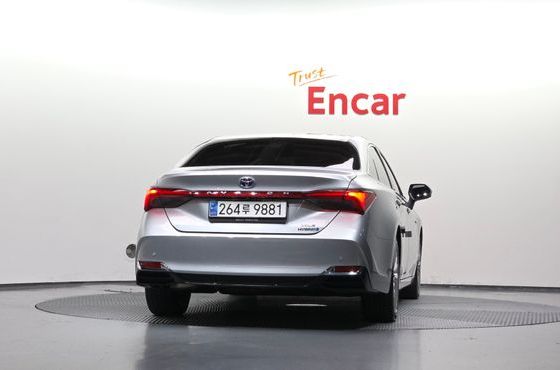 Toyota Avalon 2.5 Hybrid — пробег 125 105 км — фото 4 из 5