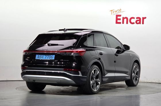 Audi Q4 e-tron 40 Premium — пробег 30 077 км — фото 2 из 5