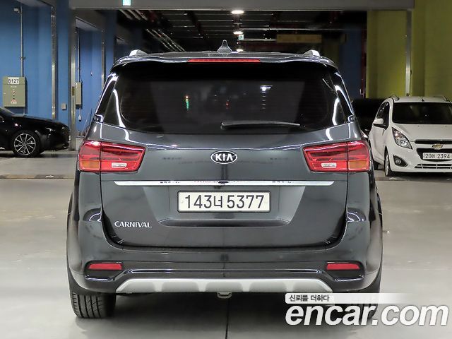 Kia Carnival из Кореи Encar