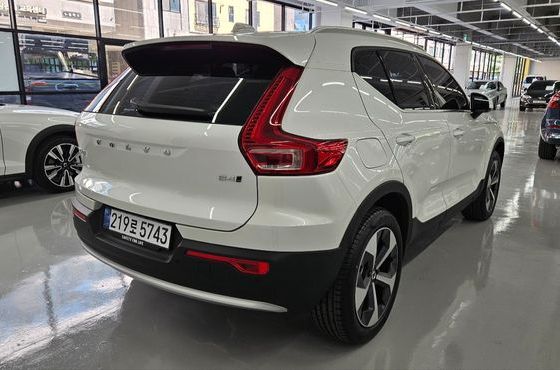 Volvo XC40 B4 Ultra Bright — пробег 631 км — фото 2 из 5