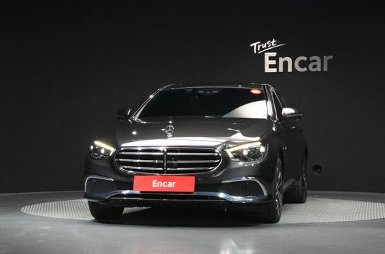 Mercedes-Benz E-Class E300e 4MATIC Exclusive — пробег 69 620 км — фото 3 из 5