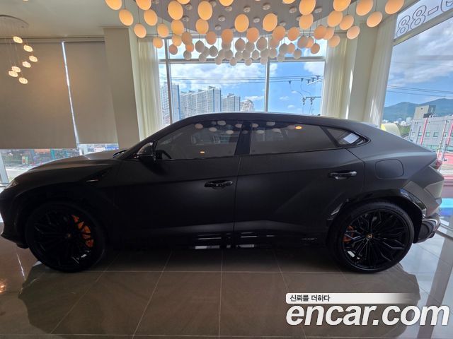Lamborghini Urus 4.0 V8 SE — пробег 51 км — фото 3 из 5