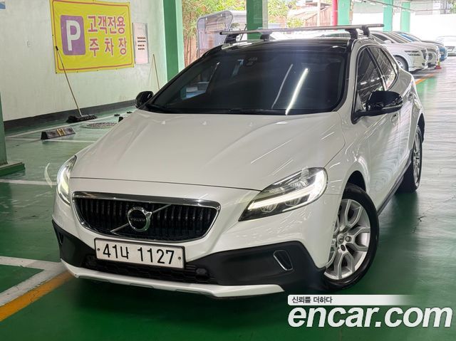 Volvo V40 D3 — пробег 76 008 км — фото 1 из 5
