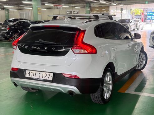 Volvo V40 D3 — пробег 76 008 км — фото 4 из 5