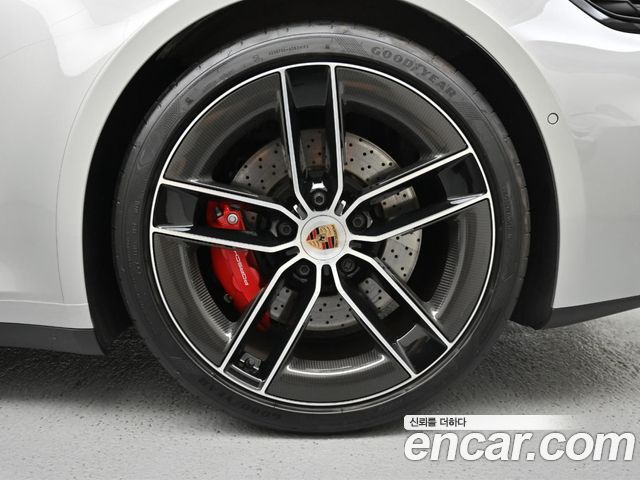 Porsche 911 Carrera GTS — пробег 1 440 км — фото 5 из 5