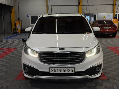 Kia Carnival 9-seater Prestige — пробег 175 767 км — фото 1 из 5