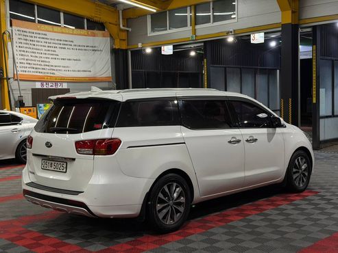 Kia Carnival 9-seater Prestige — пробег 175 767 км — фото 4 из 5