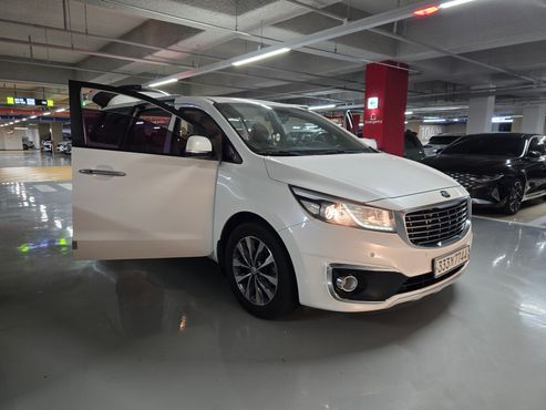 Kia Carnival 9-seater Luxury — пробег 251 050 км — фото 3 из 5