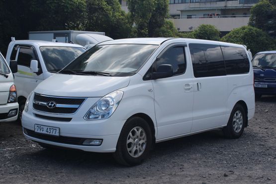 Hyundai Starex 12-Seater Wagon CVX Luxury — пробег 157 740 км — фото 2 из 5