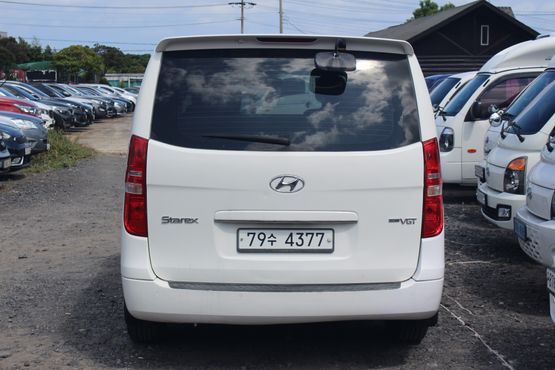 Hyundai Starex 12-Seater Wagon CVX Luxury — пробег 157 740 км — фото 4 из 5