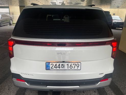 Kia Carnival HEV 9 seater Prestige — пробег 1 800 км — фото 2 из 5