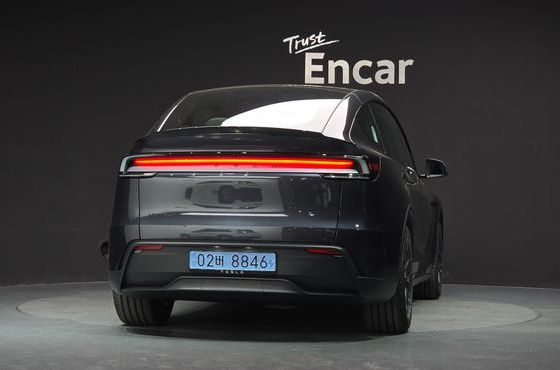 Tesla Model Y L Long Range AWD — пробег 69 км — фото 4 из 5