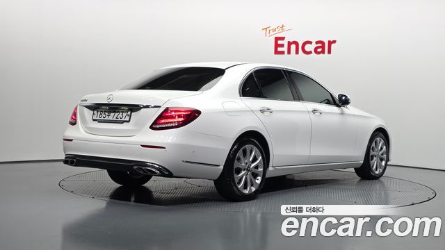 Mercedes-Benz E-Class из Кореи Encar