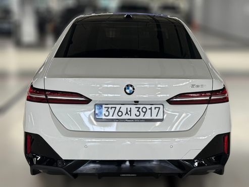BMW 5-Series 520i M Sport — пробег 3 790 км — фото 2 из 5