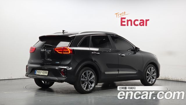 Kia Niro 1.6 HEV Signature — пробег 34 979 км — фото 2 из 5