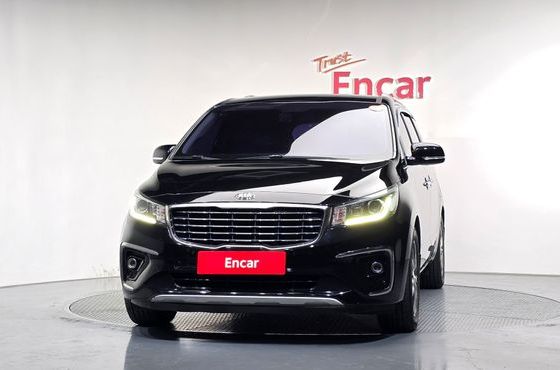 Kia Carnival 9-Seater Prstige — пробег 140 892 км — фото 3 из 5