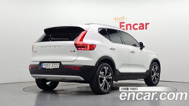 Volvo XC40 B4 Inscription — пробег 79 903 км — фото 2 из 5