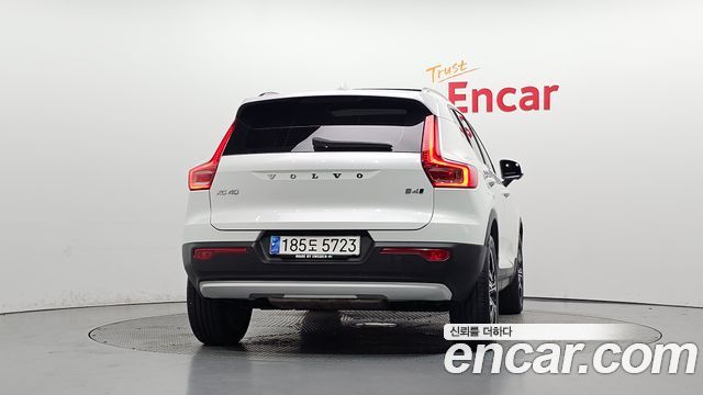 Volvo XC40 B4 Inscription — пробег 79 903 км — фото 4 из 5