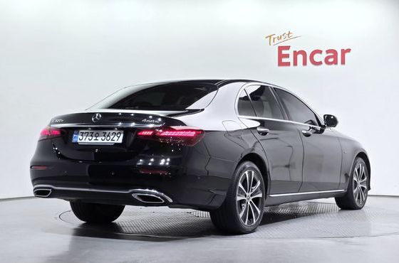 Mercedes-Benz E-Class E300e 4MATIC Exclusive — пробег 190 324 км — фото 2 из 5