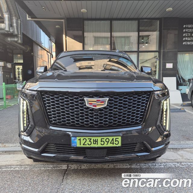 Cadillac Escalade 6.2 Sports Platinum — пробег 7 900 км — фото 2 из 5