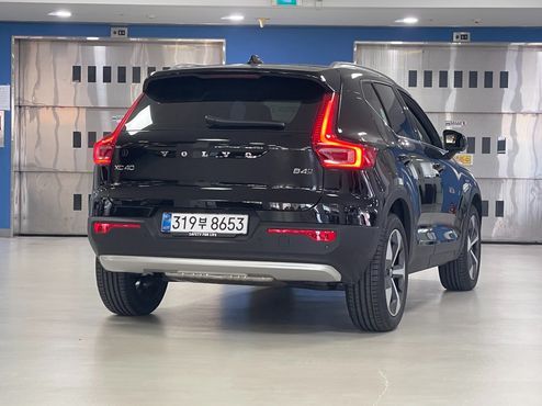 Volvo XC40 B4 Ultra Bright — пробег 239 км — фото 2 из 5