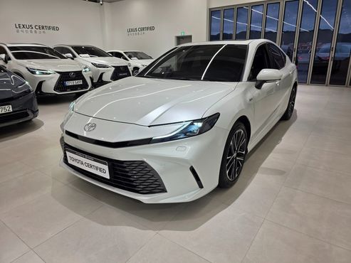 Toyota Camry 2.5 XLE Hybrid — пробег 8 343 км — фото 1 из 5