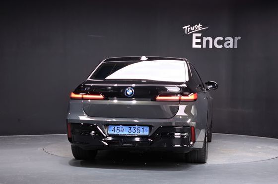 BMW i7 M70 xDrive M Performance — пробег 43 672 км — фото 4 из 5