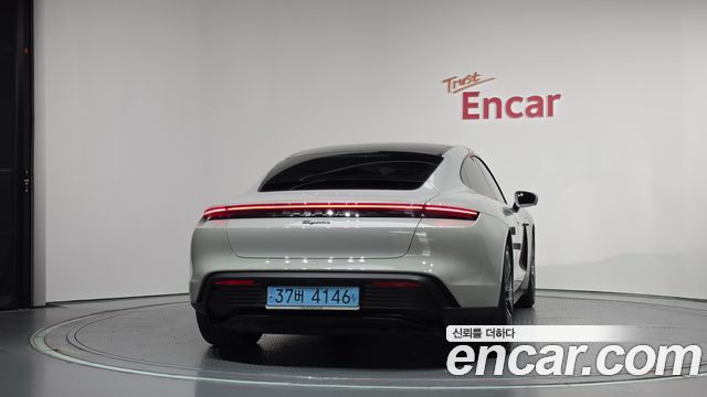 Porsche Taycan Base — пробег 66 557 км — фото 4 из 5