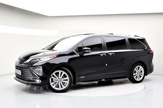 Toyota Sienna 2.5 Hybrid 2WD — пробег 48 589 км — фото 3 из 5