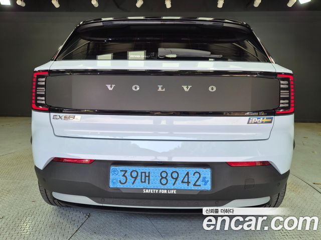 Volvo EX30 Performance Ultra — пробег 5 535 км — фото 2 из 5