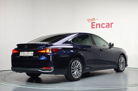 Lexus ES Executive — пробег 85 084 км — фото 2 из 5