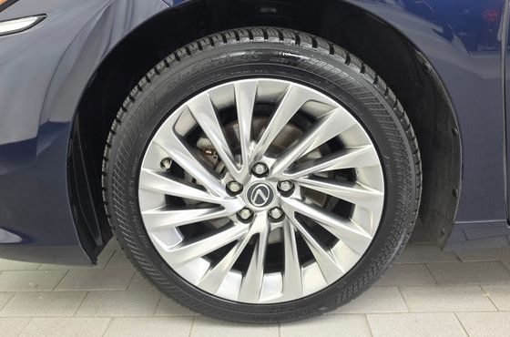 Lexus ES Executive — пробег 85 084 км — фото 5 из 5