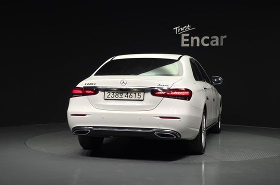 Mercedes-Benz E-Class E220d 4MATIC Exclusive — пробег 52 233 км — фото 4 из 5