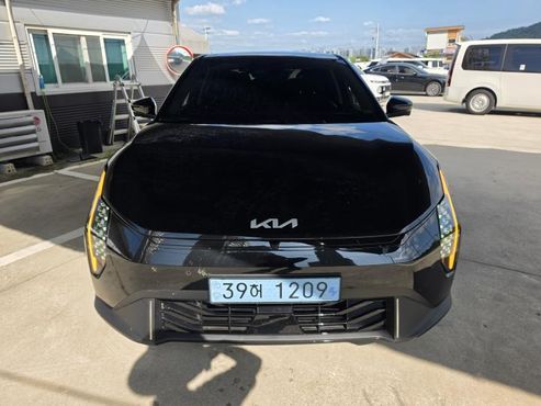 Kia EV4 Long Range 2WD Earth — пробег 4 436 км — фото 3 из 5