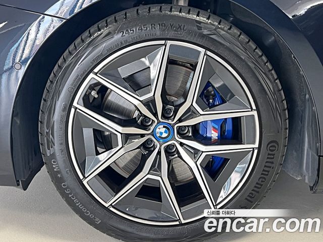 BMW i5 eDrive 40 M Sport — пробег 45 866 км — фото 5 из 5