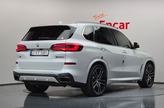 BMW X5 M50i — пробег 22 921 км — фото 2 из 5