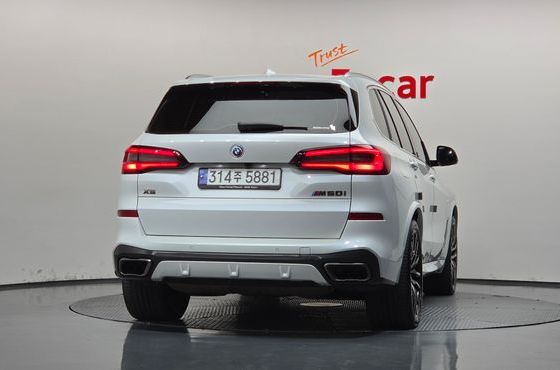 BMW X5 M50i — пробег 22 921 км — фото 4 из 5