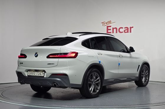 BMW X4 xDrive20i M Sport X — пробег 67 995 км — фото 2 из 5
