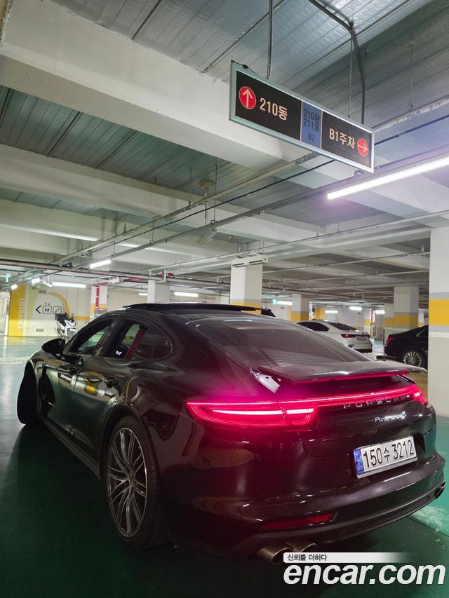Porsche Panamera 3.0 — пробег 66 500 км — фото 5 из 5