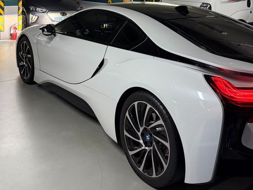 BMW i8 Coupe — пробег 65 225 км — фото 2 из 5