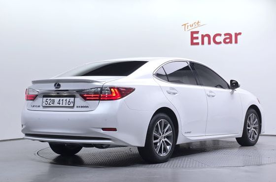 Lexus ES Supreme XV60 — пробег 96 109 км — фото 2 из 5
