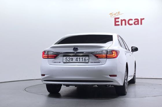 Lexus ES Supreme XV60 — пробег 96 109 км — фото 4 из 5