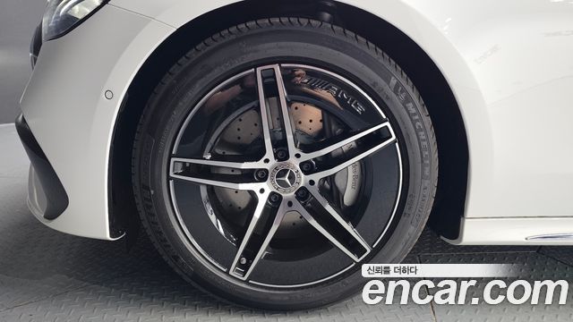 Mercedes-Benz E-Class E200 AMG Line — пробег 16 км — фото 5 из 5