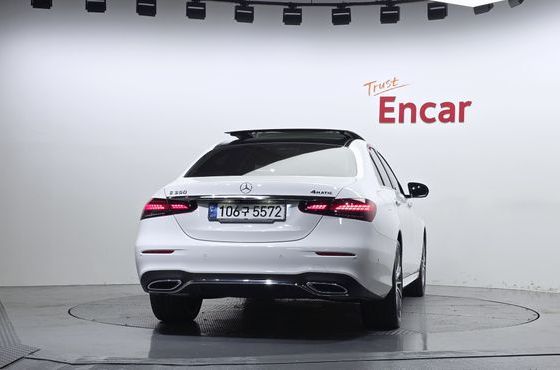 Mercedes-Benz E-Class E350 4MATIC AMG Line — пробег 25 825 км — фото 4 из 5