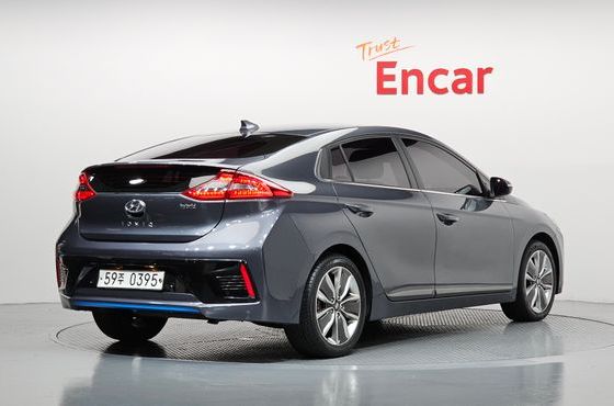 Hyundai Ioniq Q — пробег 119 413 км — фото 2 из 5