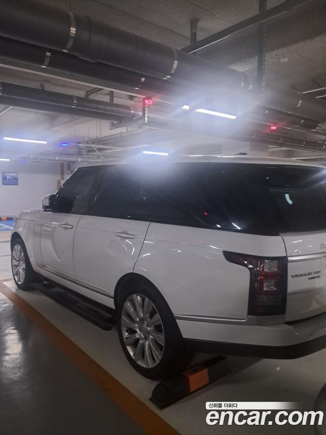 Land Rover Range Rover 4.4 SDV8 Vogue SE DIESEL — пробег 118 000 км — фото 4 из 5