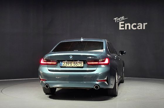 BMW 3-Series 320i Luxury — пробег 73 476 км — фото 4 из 5