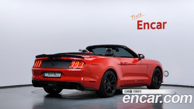 Ford Mustang Convertible — пробег 51 266 км — фото 2 из 5
